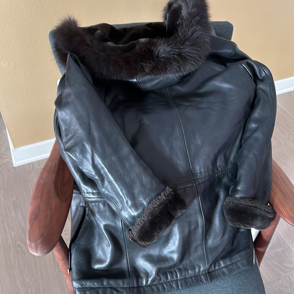 Plush lined leather jacket with fur trim hood - Picture 4 of 8